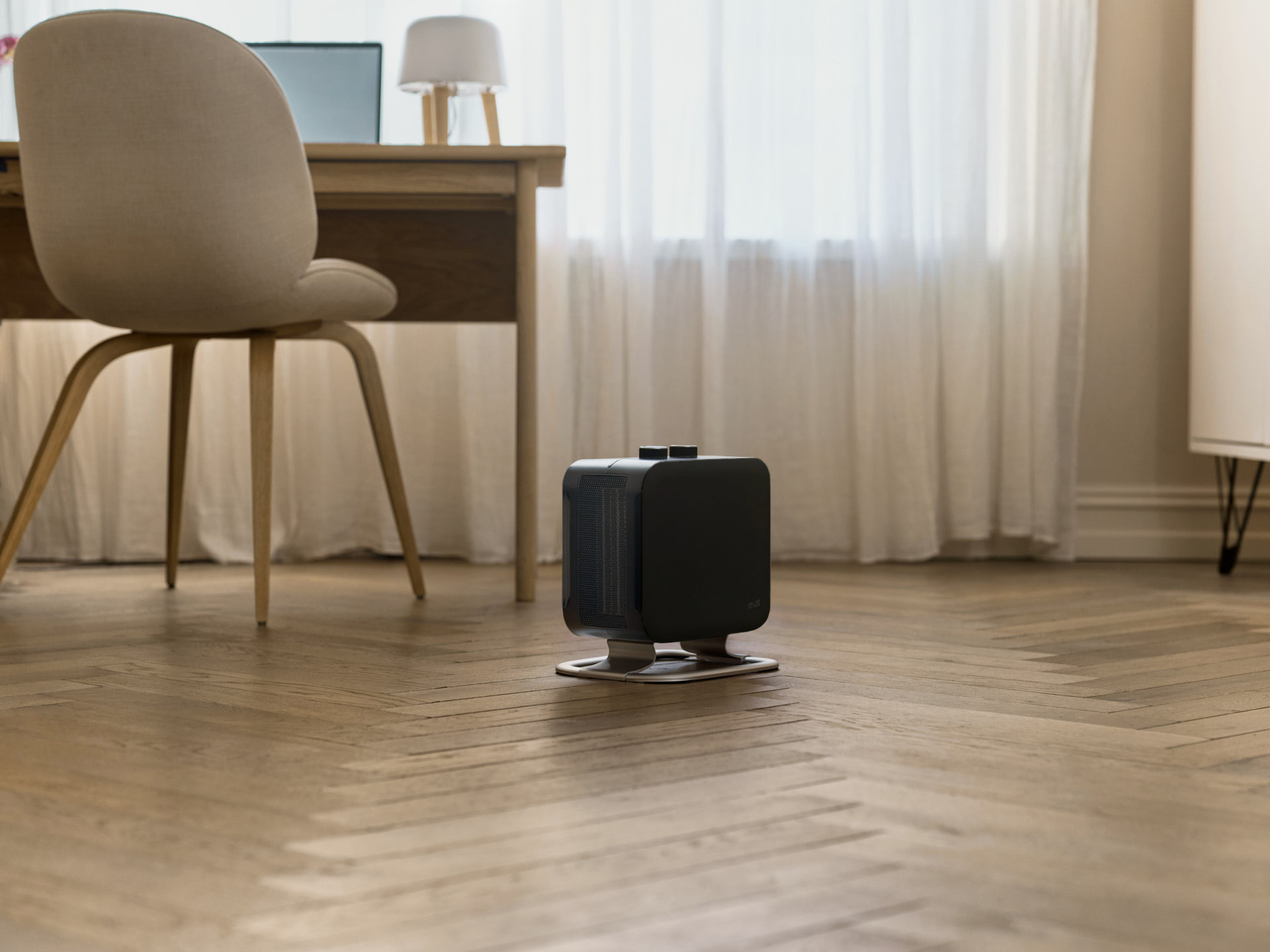 CUS1800MECBA_black_with_feet_brand_photo_ean_7090019822659